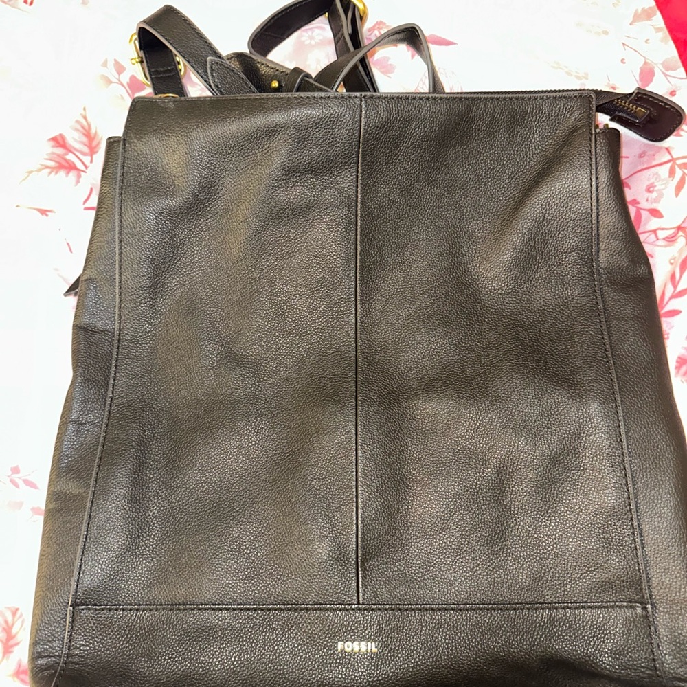 Fossil Black Leather Backpack with Minimalist Design